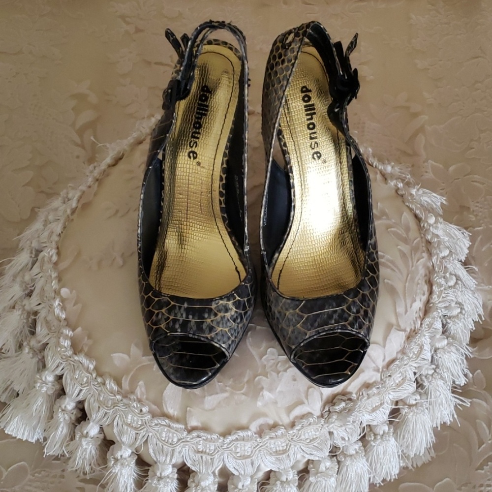 Dollhouse Peeptoe Pumps, Size 8